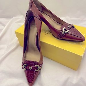 Joan & David Luxe Women’s Shoes. NWOT. Croc Embossed. Size 8M. Tawny Brown